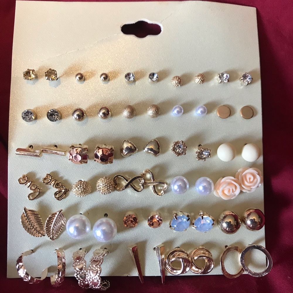 Large card of earrings